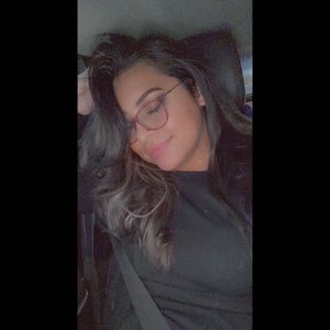 Meet your Posher, Crystal